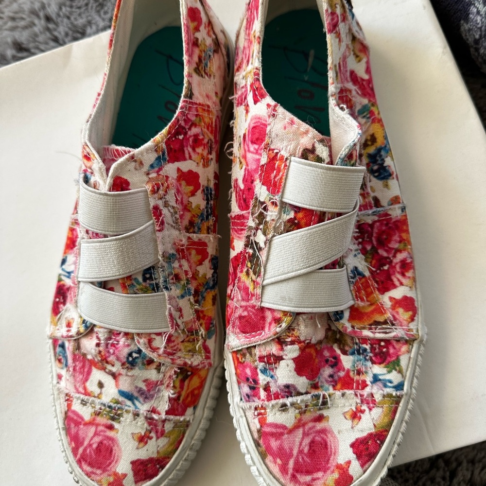 New Blowfish Colorful Floral Slip-On Sneakers 8